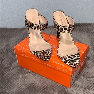 Chic leopard open toed heels